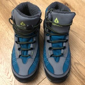 Vasque Boys Hiking Boots NWT size 1